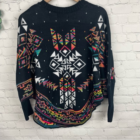 LOANA LADY Aztec Design Sweater Poncho size OS - Picture 2 of 6